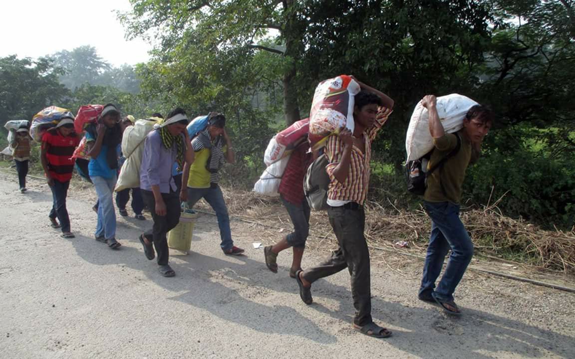 Image of रोजगारीकालागि भारत गएका नेपालीहरु दशैमा घर फर्कदै